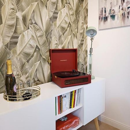 Ai Castelli Apartment - Locazione Turistica Cin It58060C2Fhnreg9A Colonna Bagian luar foto