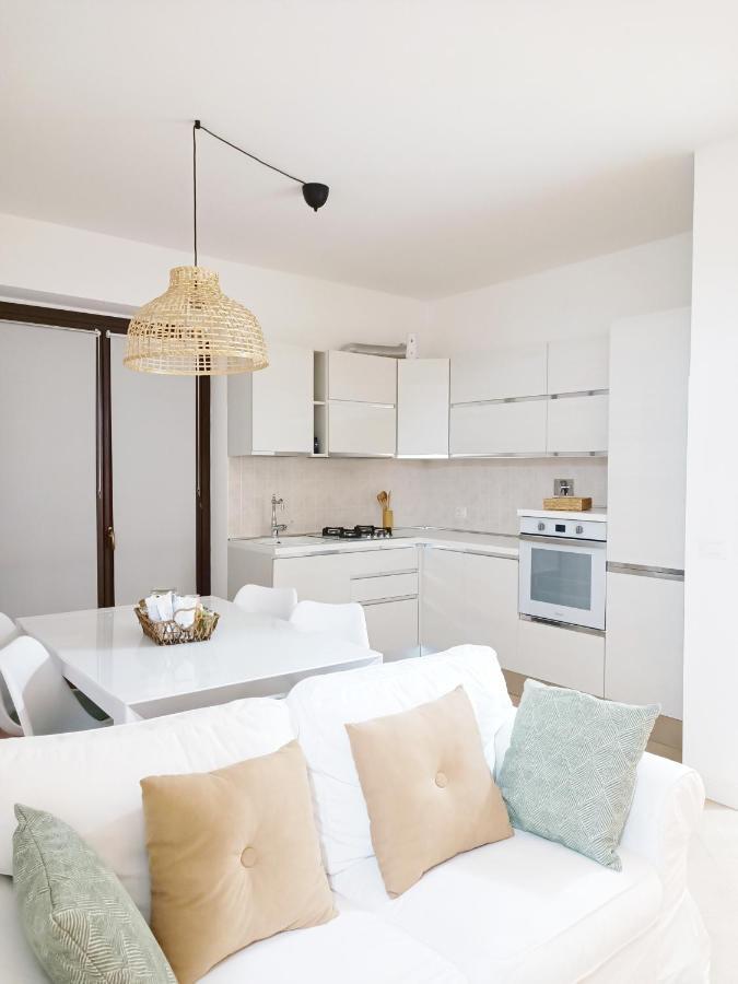 Ai Castelli Apartment - Locazione Turistica Cin It58060C2Fhnreg9A Colonna Bagian luar foto